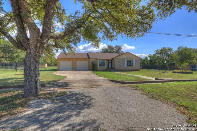 800 Bishop San Marcos, TX 78666