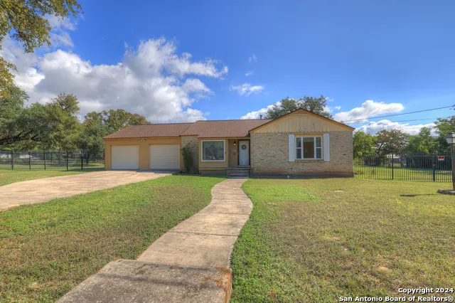 800 Bishop San Marcos, TX 78666
