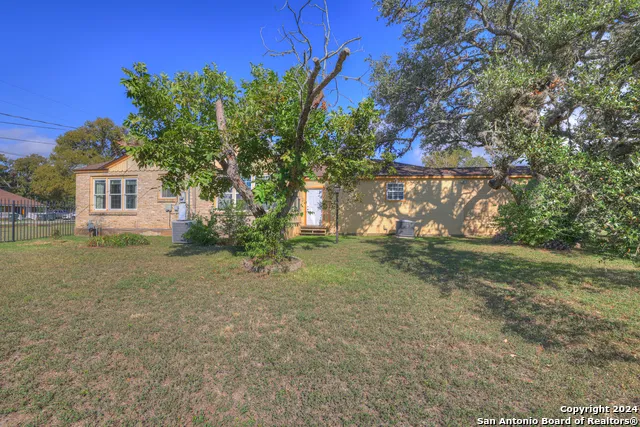 800 Bishop San Marcos, TX 78666