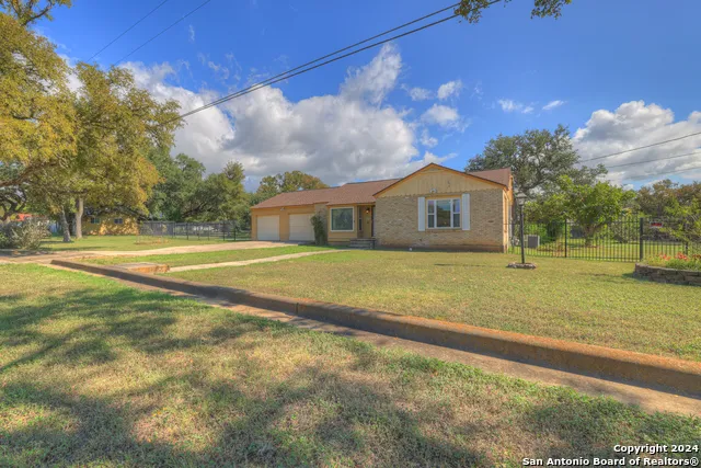 800 Bishop San Marcos, TX 78666