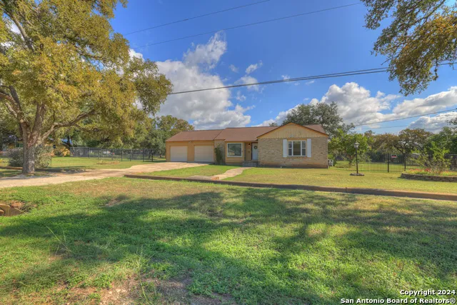 800 Bishop San Marcos, TX 78666