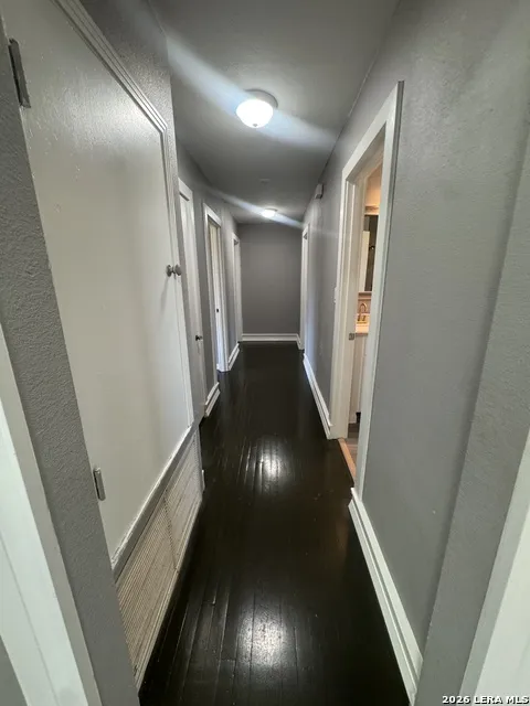 719 E Taft Pearsall, TX 78061