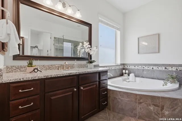 8930 IRVING HL Boerne, TX 78015