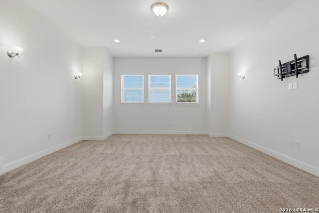 8930 IRVING HL Boerne, TX 78015