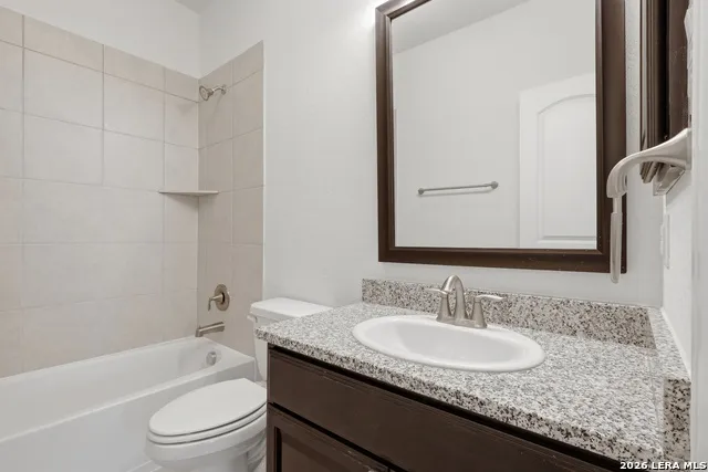 8930 IRVING HL Boerne, TX 78015