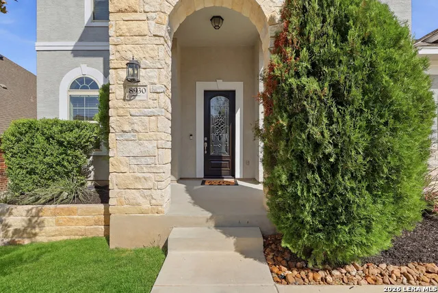 8930 IRVING HL Boerne, TX 78015