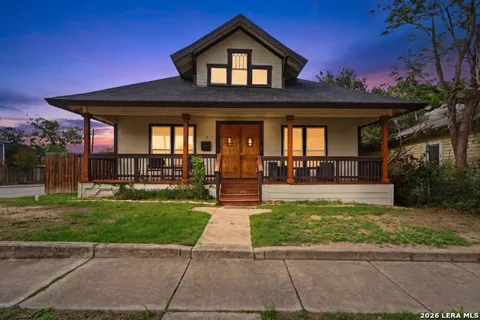 327 W Baylor St