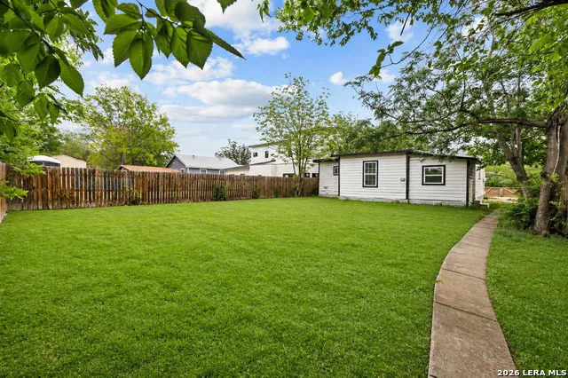 115 FREDONIA ST San Antonio, TX 78203