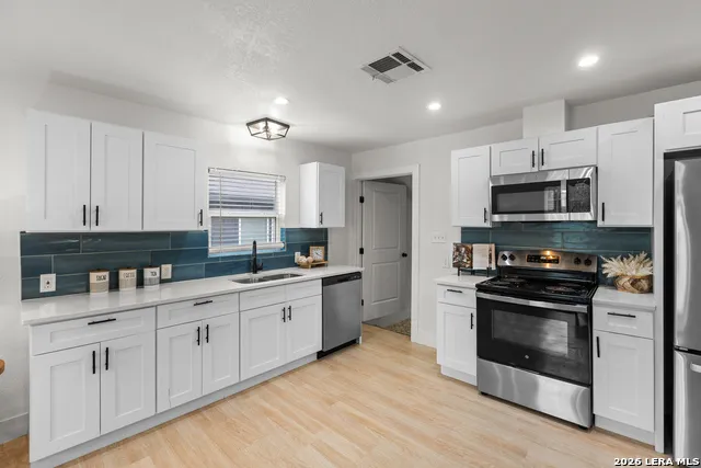 115 FREDONIA ST San Antonio, TX 78203