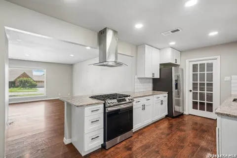 227 Colwyn Pass