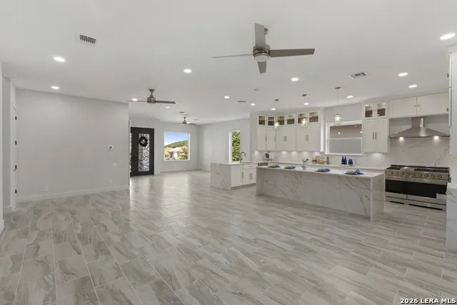 7310 Cresta Bulivar San Antonio, TX 78256