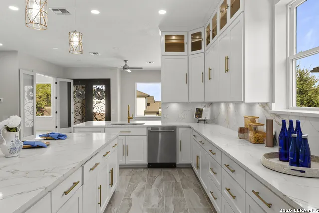 7310 Cresta Bulivar San Antonio, TX 78256