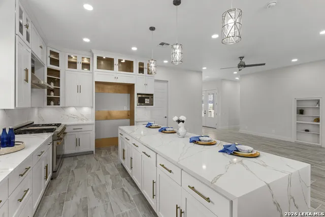 7310 Cresta Bulivar San Antonio, TX 78256