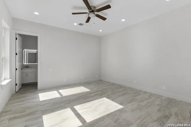 7310 Cresta Bulivar San Antonio, TX 78256