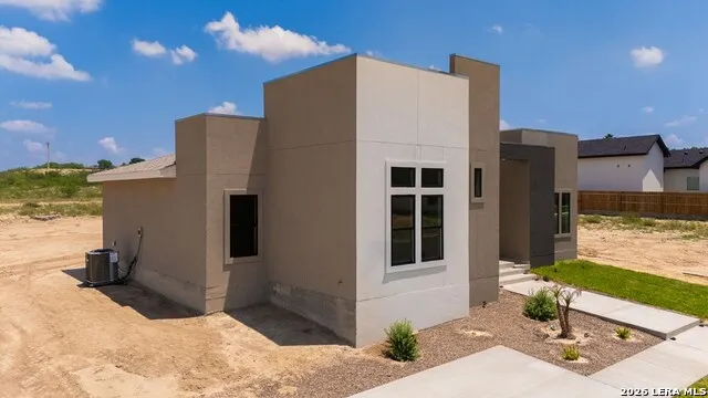 825 Ceniza Dr. Eagle Pass, TX 78852