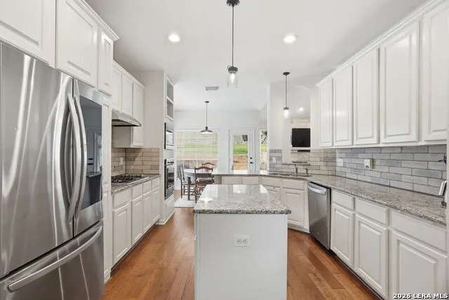 13502 CHARTER BEND DR San Antonio, TX 78231