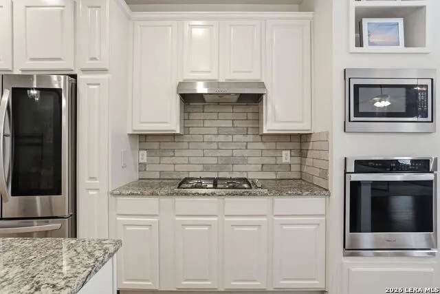13502 CHARTER BEND DR San Antonio, TX 78231