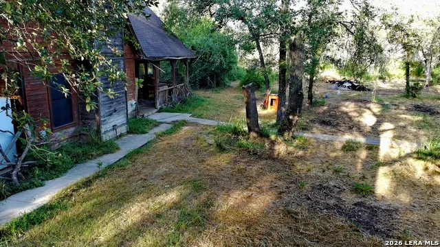 23798 MATHIS RD Elmendorf, TX 78112