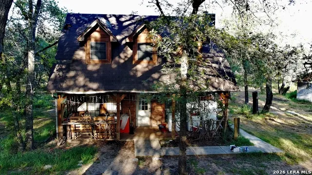 23798 MATHIS RD Elmendorf, TX 78112
