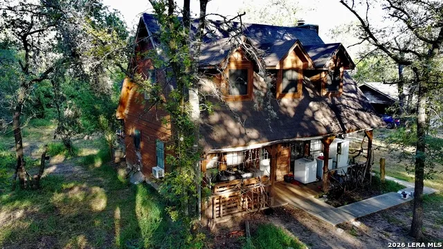 23798 MATHIS RD Elmendorf, TX 78112