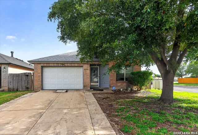 6435 Flatstone Pass Converse, TX 78109