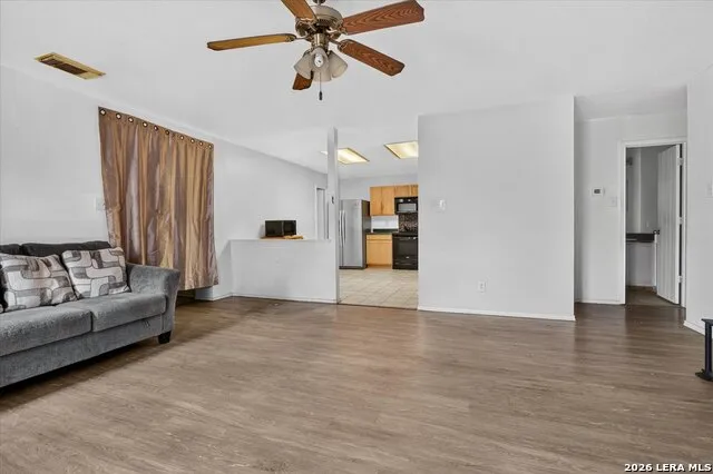 6435 Flatstone Pass Converse, TX 78109