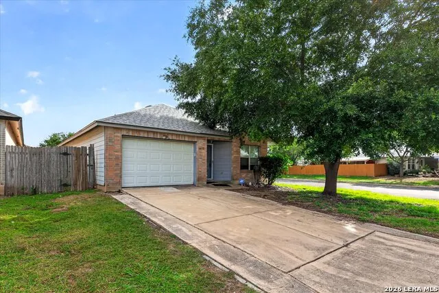 6435 Flatstone Pass Converse, TX 78109