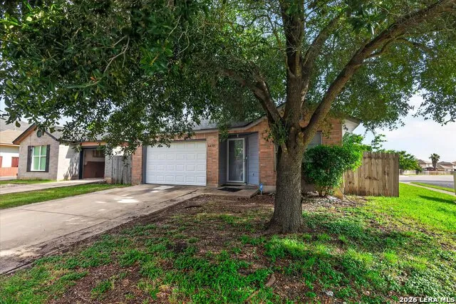 6435 Flatstone Pass Converse, TX 78109