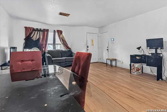 6435 Flatstone Pass Converse, TX 78109