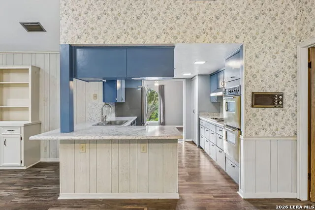 108 W LAUREL LN San Marcos, TX 78666