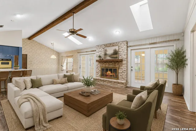 108 W LAUREL LN San Marcos, TX 78666