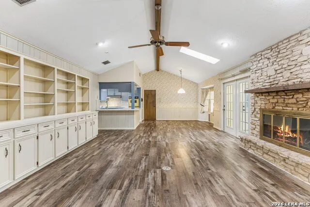 108 W LAUREL LN San Marcos, TX 78666