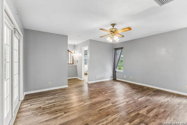 108 W LAUREL LN San Marcos, TX 78666
