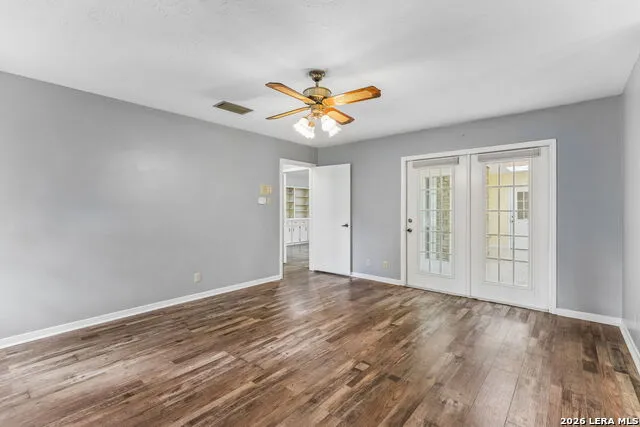 108 W LAUREL LN San Marcos, TX 78666