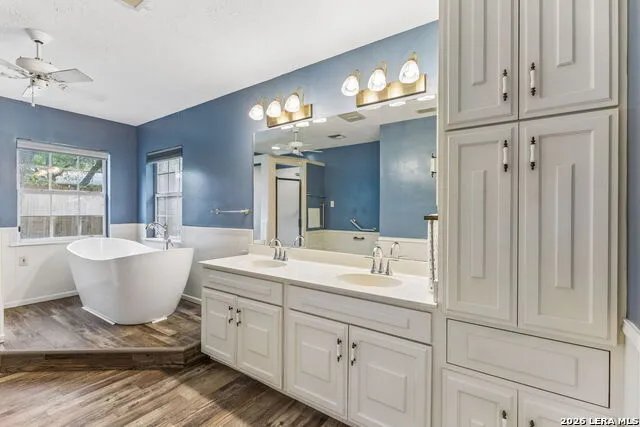 108 W LAUREL LN San Marcos, TX 78666