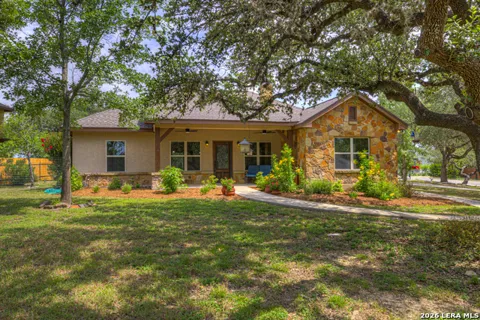 737 LA PALOMA DR
