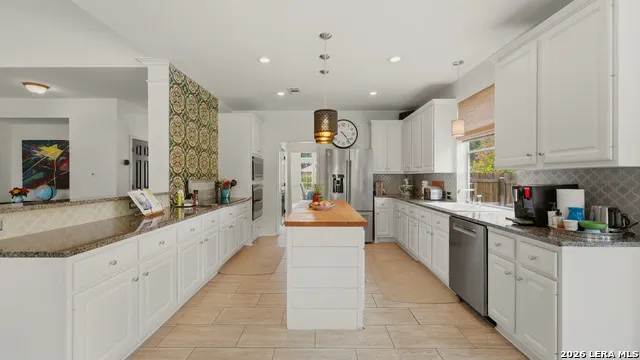 257 LAS BRISAS BLVD Seguin, TX 78155