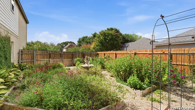 257 LAS BRISAS BLVD Seguin, TX 78155