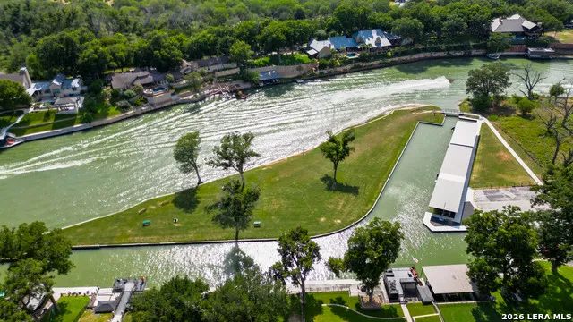 257 LAS BRISAS BLVD Seguin, TX 78155