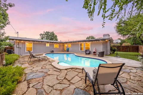 359 REXFORD DR