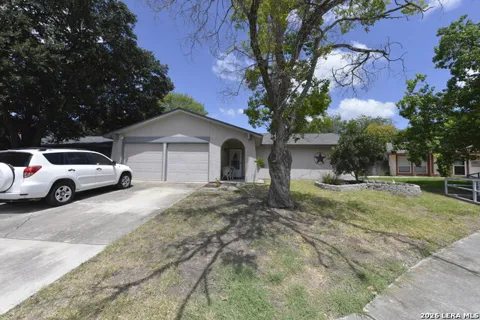 7817 Hunter Oaks