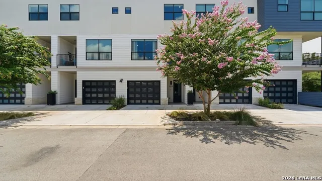 653 Stadtbach St ## 6 New Braunfels, TX 78130