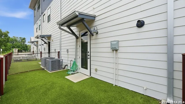 653 Stadtbach St ## 6 New Braunfels, TX 78130