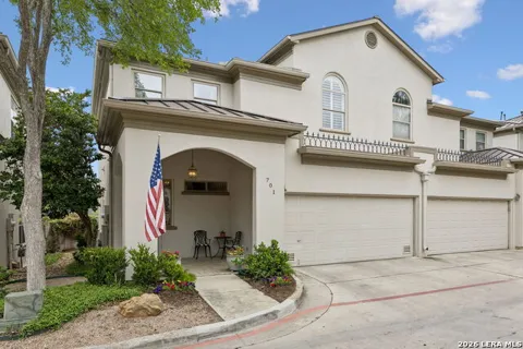 8127 New Braunfels #701