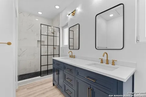 106 Bank St #103