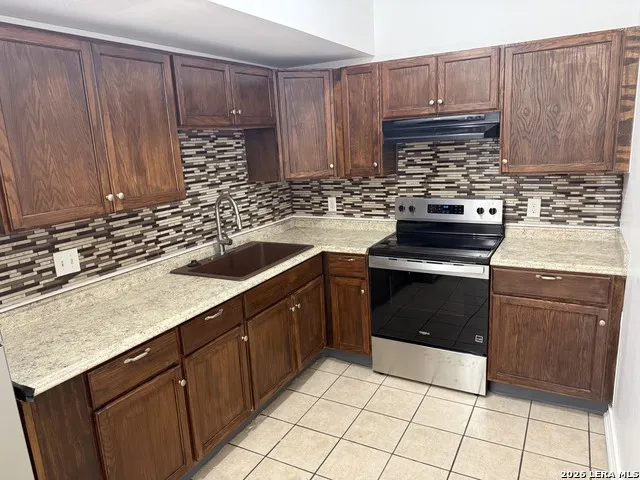 2523 Schubert San Antonio, TX 78210