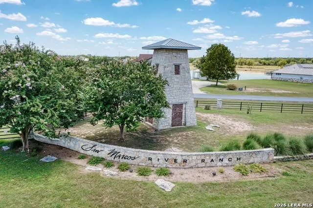 108 RIVER LAKES LN Martindale, TX 78655