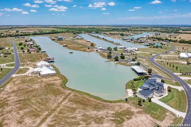 108 RIVER LAKES LN Martindale, TX 78655
