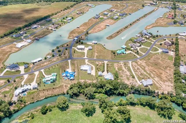 108 RIVER LAKES LN Martindale, TX 78655