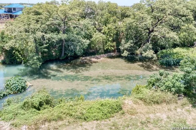 108 RIVER LAKES LN Martindale, TX 78655